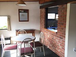 Woodlands Motels and Apartments