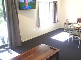 Woodlands Motels and Apartments