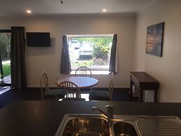 Woodlands Motels and Apartments