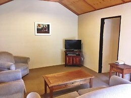 Woodlands Motels and Apartments