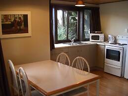 Woodlands Motels and Apartments