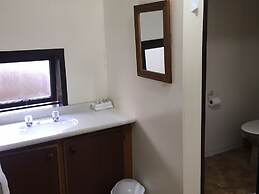 Woodlands Motels and Apartments