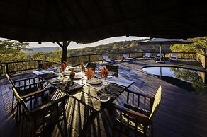 Tshwene Lodge