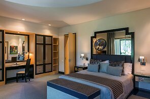 No5 Boutique Art Hotel by Mantis