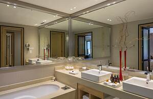 No5 Boutique Art Hotel by Mantis