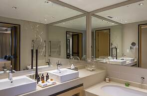 No5 Boutique Art Hotel by Mantis