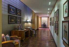 No5 Boutique Art Hotel by Mantis