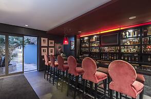 No5 Boutique Art Hotel by Mantis