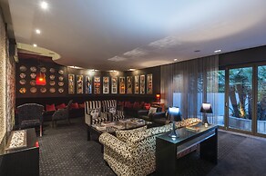 No5 Boutique Art Hotel by Mantis