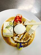 No5 Boutique Art Hotel by Mantis