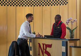 No5 Boutique Art Hotel by Mantis