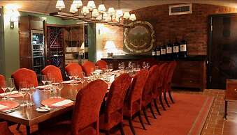 No5 Boutique Art Hotel by Mantis