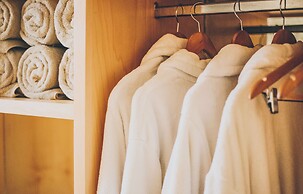 No5 Boutique Art Hotel by Mantis