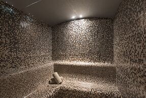 No5 Boutique Art Hotel by Mantis