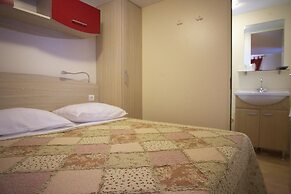 Pansion Zlatna Ribica