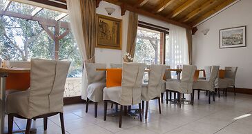 Pansion Zlatna Ribica