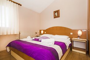 Pansion Zlatna Ribica