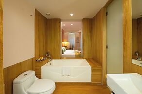 O Hotel Goa, Candolim Beach