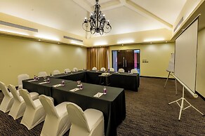 O Hotel Goa, Candolim Beach