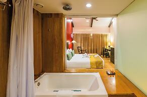 O Hotel Goa, Candolim Beach