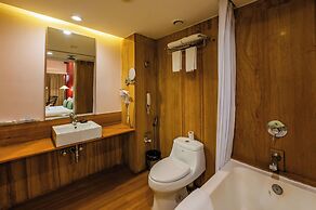 O Hotel Goa, Candolim Beach