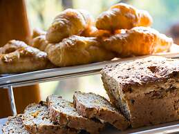 aha Thakadu River Camp