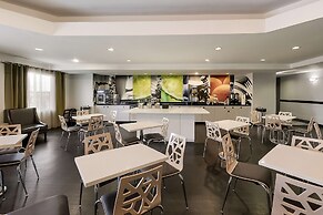 Best Western Douglas Inn & Suites