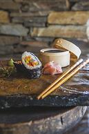 Tuningi Safari Lodge