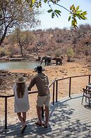 Tuningi Safari Lodge
