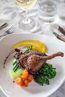 Tuningi Safari Lodge