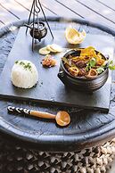 Tuningi Safari Lodge