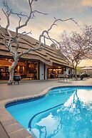 Tuningi Safari Lodge