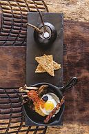 Tuningi Safari Lodge