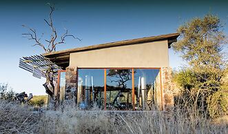 Tuningi Safari Lodge