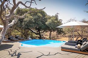 Tuningi Safari Lodge
