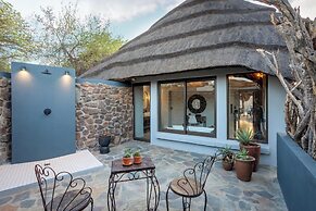 Tuningi Safari Lodge