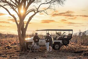 Tuningi Safari Lodge