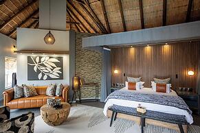 Tuningi Safari Lodge