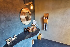 Tuningi Safari Lodge