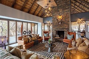 Tuningi Safari Lodge