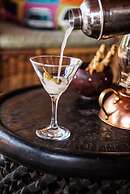 Tuningi Safari Lodge