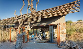 Tuningi Safari Lodge