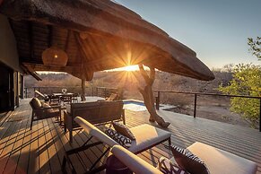 Tuningi Safari Lodge