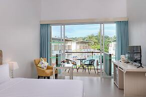 The Briza Beach Resort Khaolak