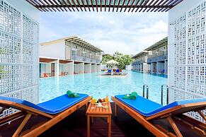The Briza Beach Resort Khaolak