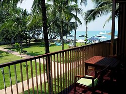The Briza Beach Resort Khaolak