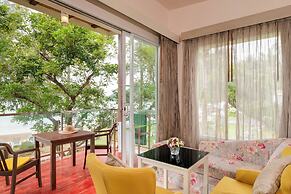 The Briza Beach Resort Khaolak