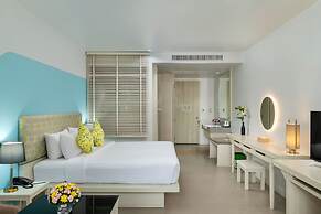 The Briza Beach Resort Khaolak