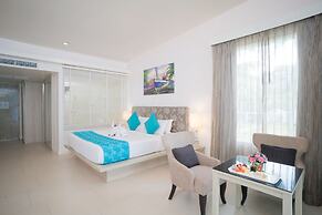 The Briza Beach Resort Khaolak