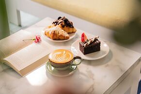 The Briza Beach Resort Khaolak